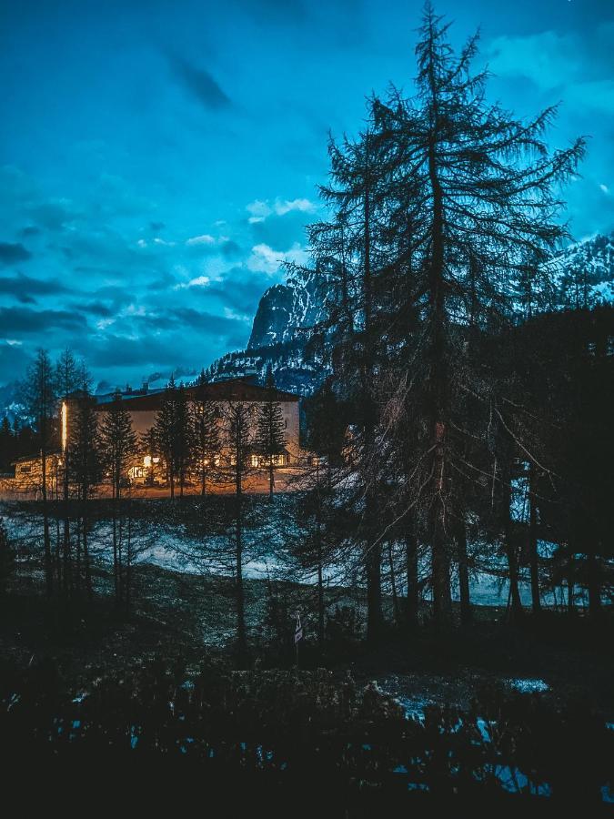 Una Perla A Cortina Cortina dʼAmpezzo Extérieur photo